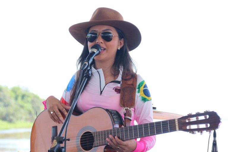 Galeria Oficial: A Energia do Rodadão Rosa em Cada Clique