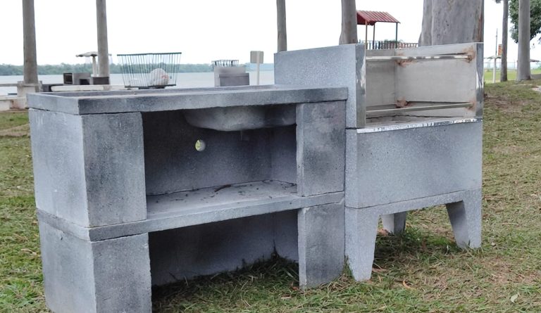 Prainha do Cascalho e Porto Isabel recebem novas churrasqueiras e reforçam infraestrutura turística em Mundo Novo